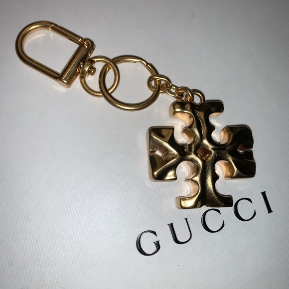 Tory Burch Other - NEW Gold tory keychain